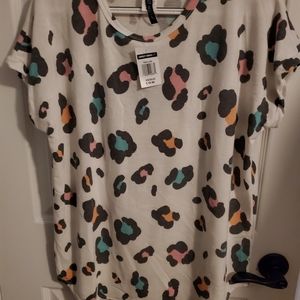 Womens shirt size medium